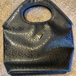 GUESS Insulated Lunch Bag✨